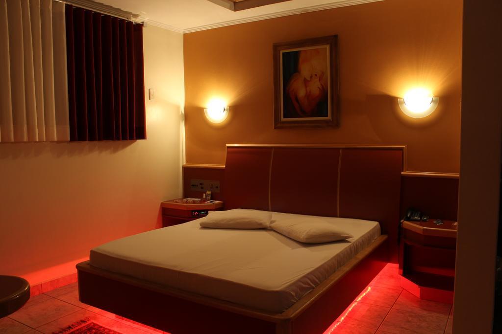 Xenon (adults Only) 2*